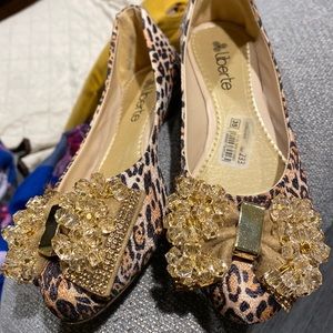 Liberte flats size 6